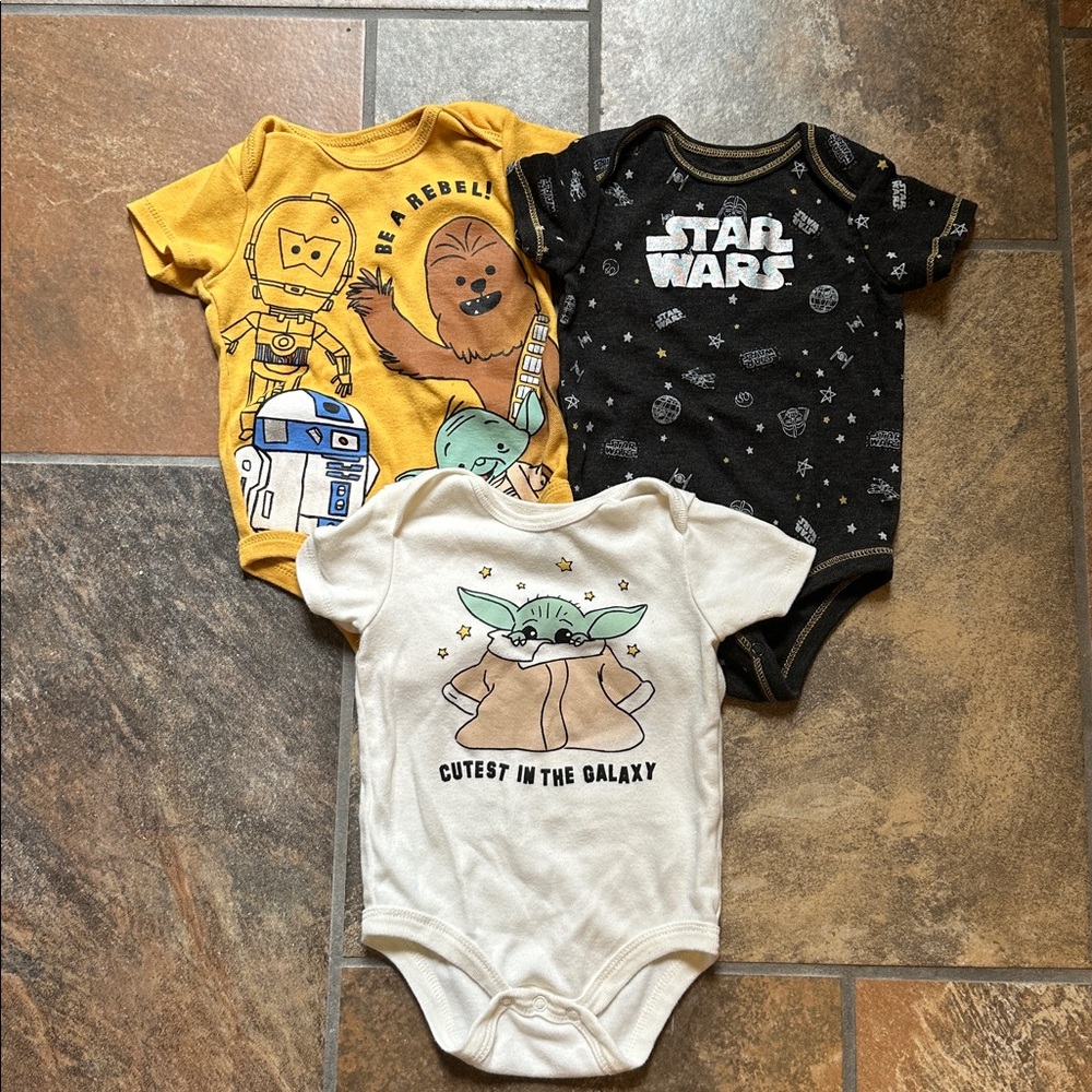 Star Wars onesies - set of 3 - size 6-9 months